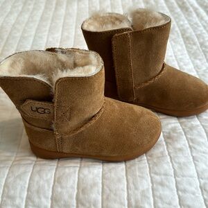 Baby/Toddler size 6 Keelan style Uggs. Worn once! Chestnut brown